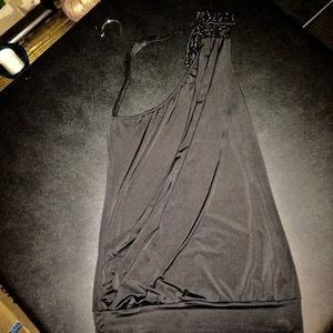 BLACK ONE-SHOULDER TOP M